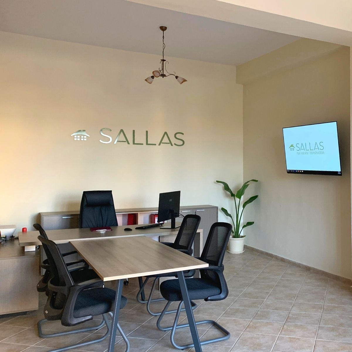 Sallas office real estate construction Crete